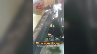 250-Tonnen-Schrottbrikettierpresse im Betrieb auf dem Hof ​​unseres Kunden